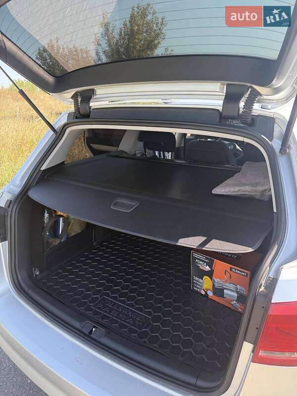 Универсал Volkswagen Passat 2011 в Новониколаевке