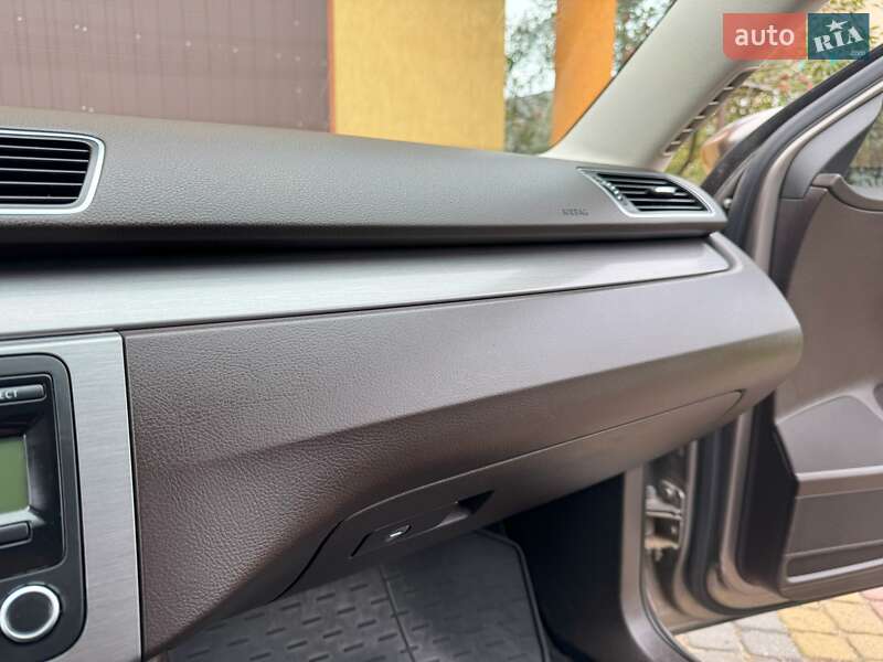 Універсал Volkswagen Passat 2011 в Яворові