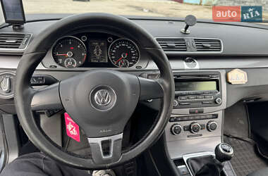 Универсал Volkswagen Passat 2012 в 
