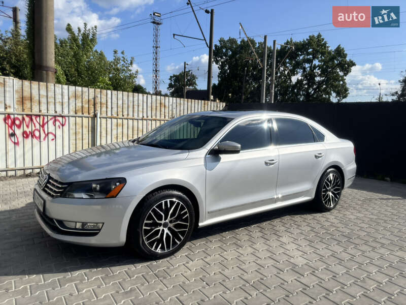 Седан Volkswagen Passat 2012 в Киеве