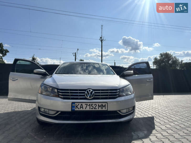 Седан Volkswagen Passat 2012 в Киеве