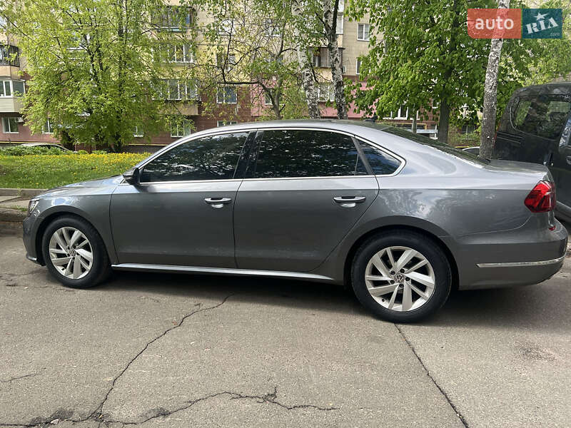 Седан Volkswagen Passat 2017 в Киеве