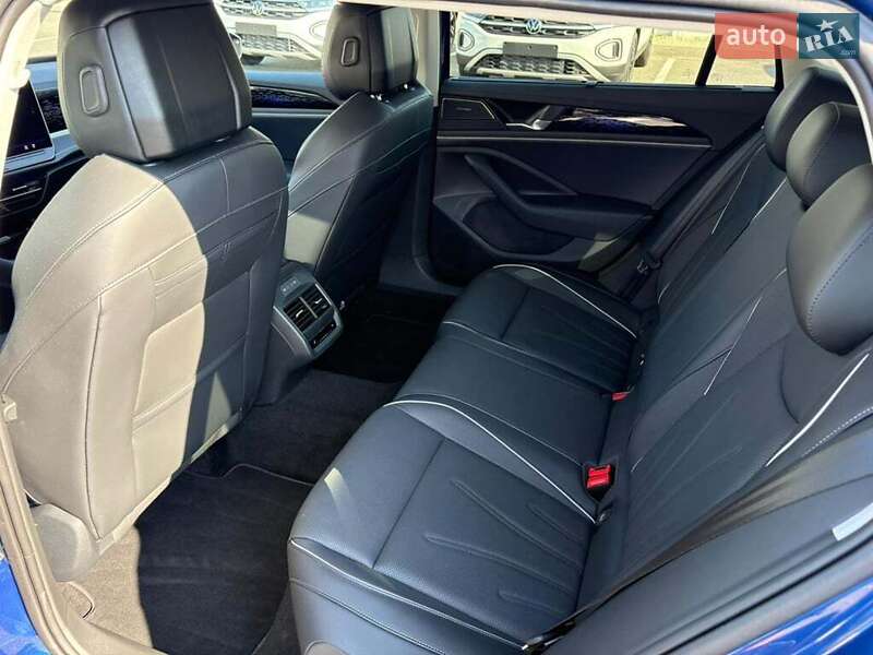 Універсал Volkswagen Passat 2024 в Івано-Франківську