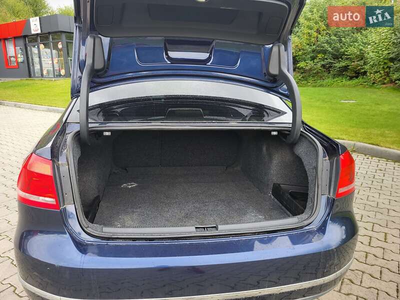 Седан Volkswagen Passat 2014 в Тернополе