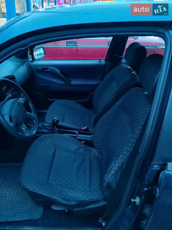 Універсал Volkswagen Passat 1994 в Богуславі