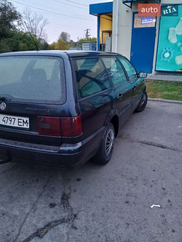 Універсал Volkswagen Passat 1994 в Богуславі