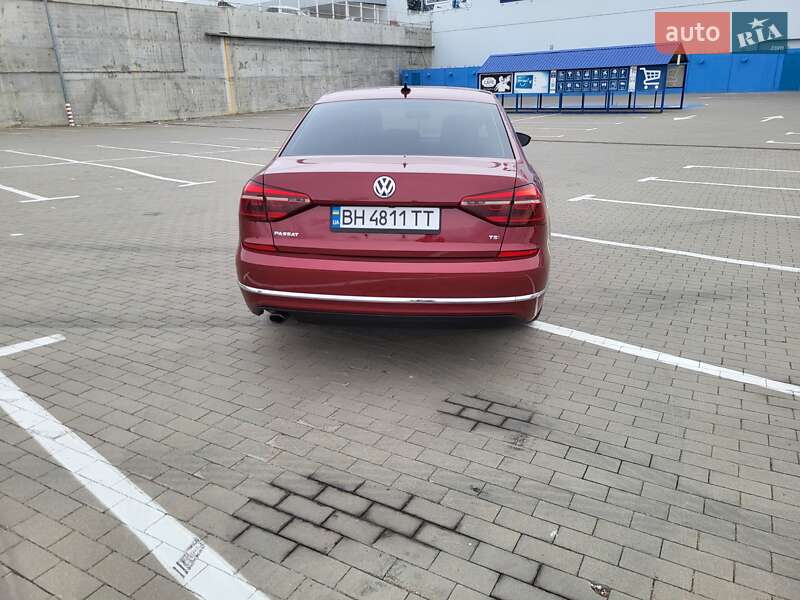 Седан Volkswagen Passat 2018 в Одессе