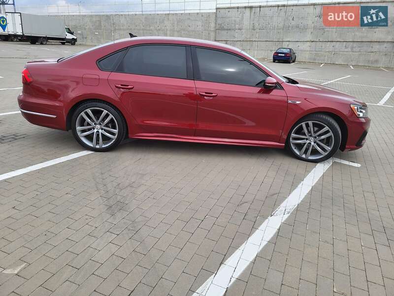 Седан Volkswagen Passat 2018 в Одессе
