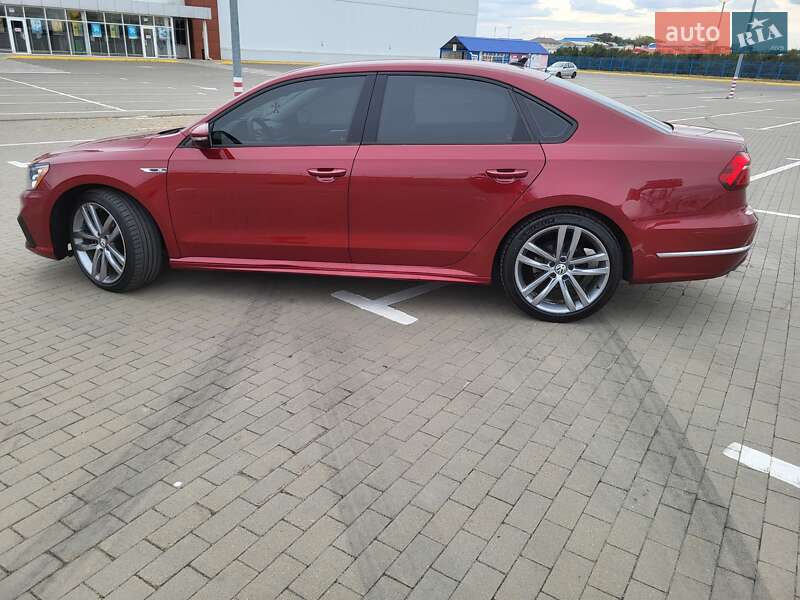 Седан Volkswagen Passat 2018 в Одессе