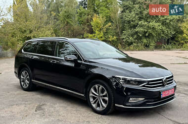 Универсал Volkswagen Passat 2021 в Житомире