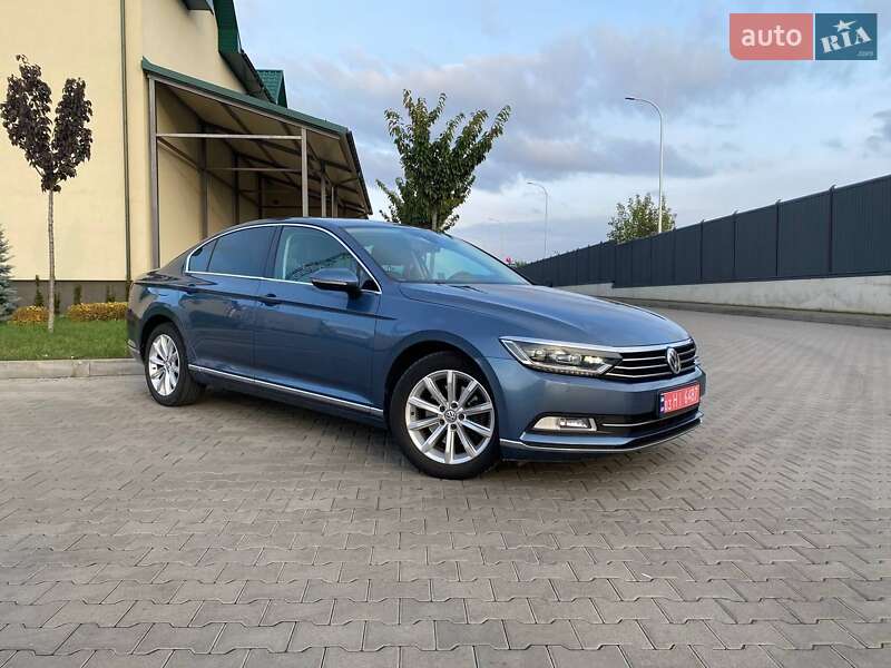 Седан Volkswagen Passat 2015 в Луцке