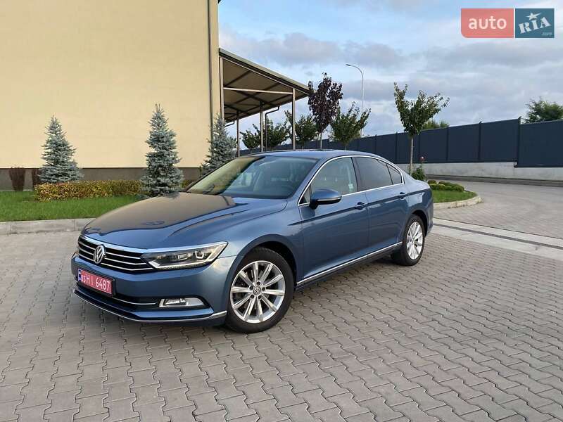 Седан Volkswagen Passat 2015 в Луцке