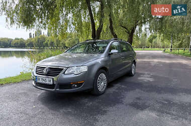 Універсал Volkswagen Passat 2005 в Рівному