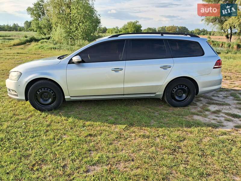 Універсал Volkswagen Passat 2011 в Києві фото 54 Універсал Volkswagen Passat 2011 в Києві