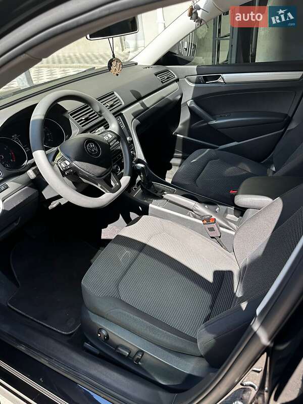 Седан Volkswagen Passat 2018 в Києві фото 2 Седан Volkswagen Passat 2018 в Києві