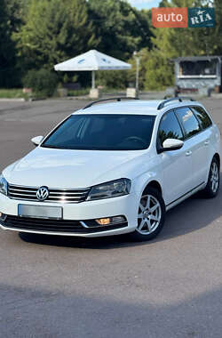 Универсал Volkswagen Passat 2011 в Ровно