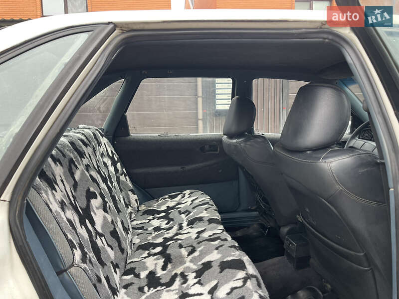 Седан Volkswagen Passat 1988 в Киеве
