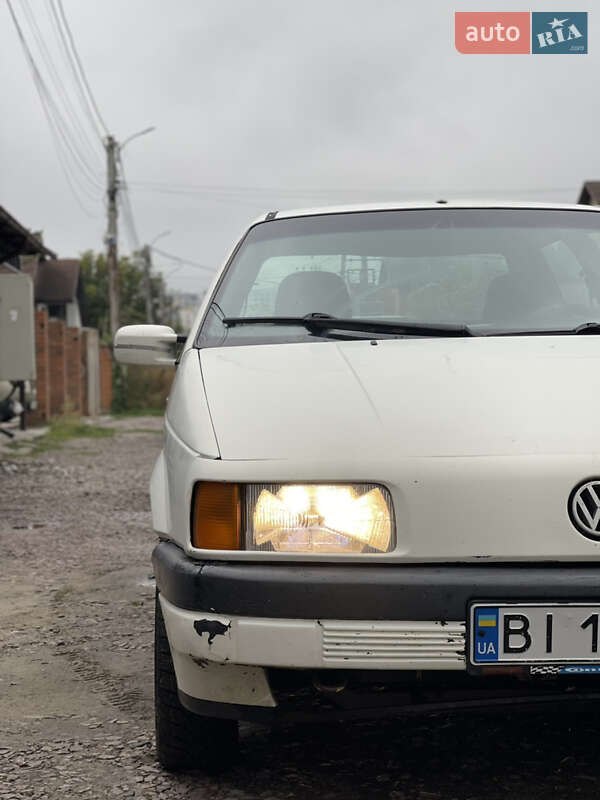 Седан Volkswagen Passat 1988 в Киеве