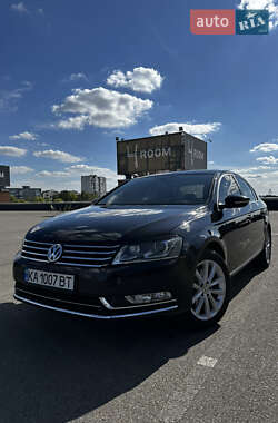 Седан Volkswagen Passat 2012 в Киеве