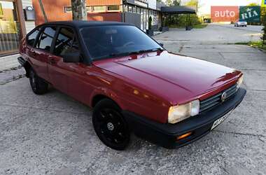 Хетчбек Volkswagen Passat 1986 в Надвірній