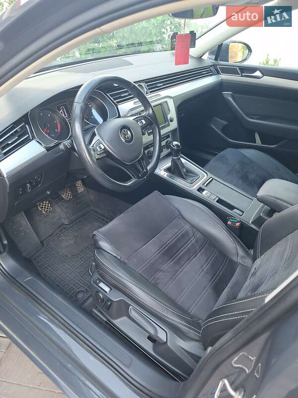 Универсал Volkswagen Passat 2015 в Мукачево