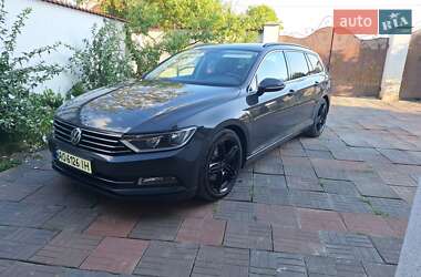 Универсал Volkswagen Passat 2015 в Мукачево