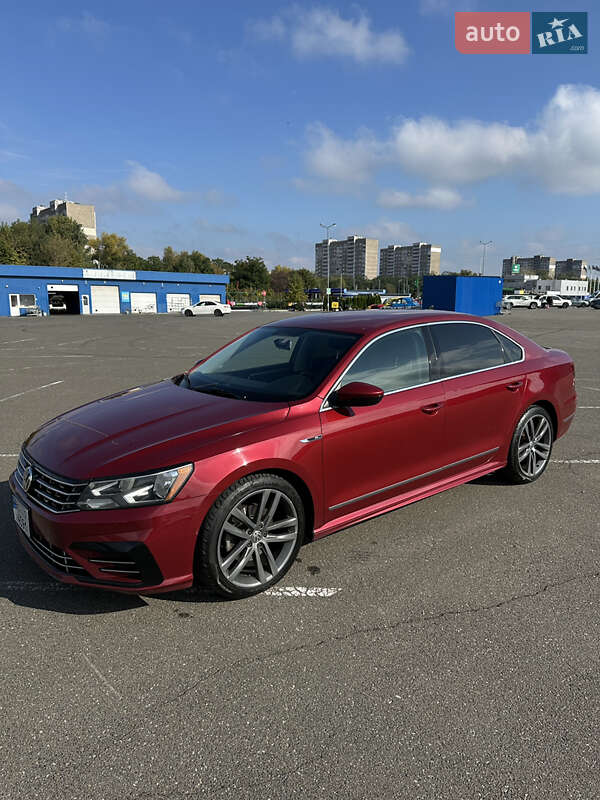 Седан Volkswagen Passat 2016 в Києві