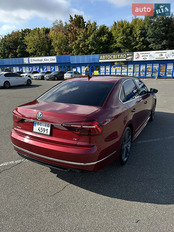 Седан Volkswagen Passat 2016 в Києві