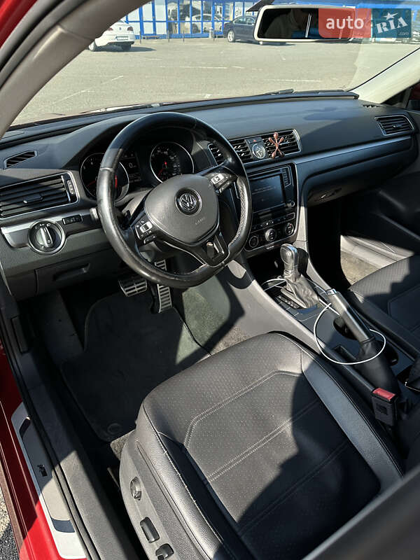 Седан Volkswagen Passat 2016 в Києві