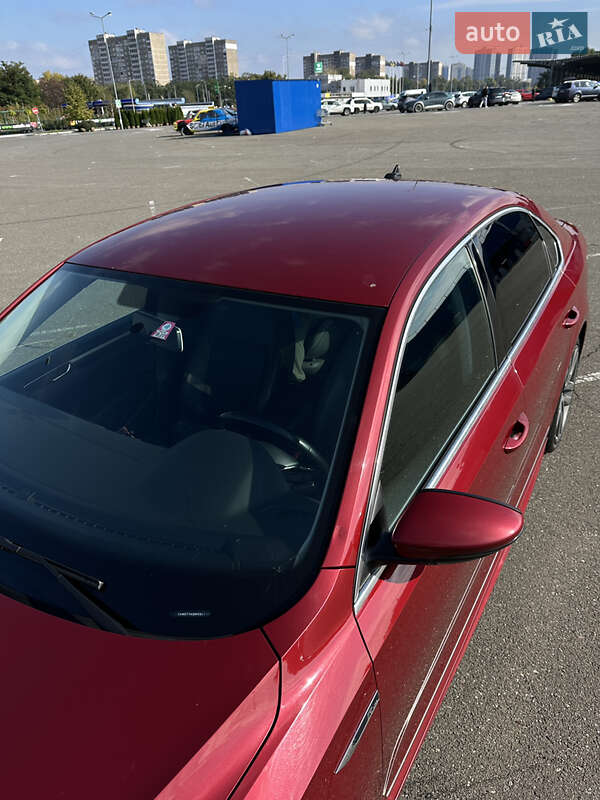 Седан Volkswagen Passat 2016 в Києві
