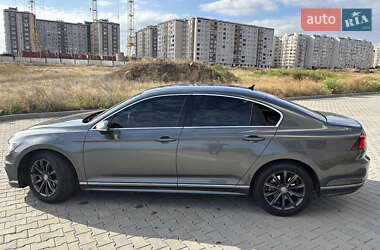 Седан Volkswagen Passat 2016 в 