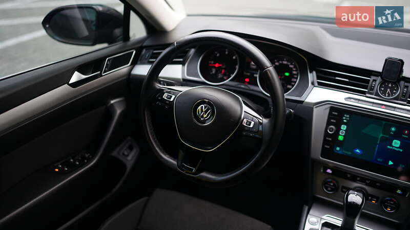 Универсал Volkswagen Passat 2017 в Львове