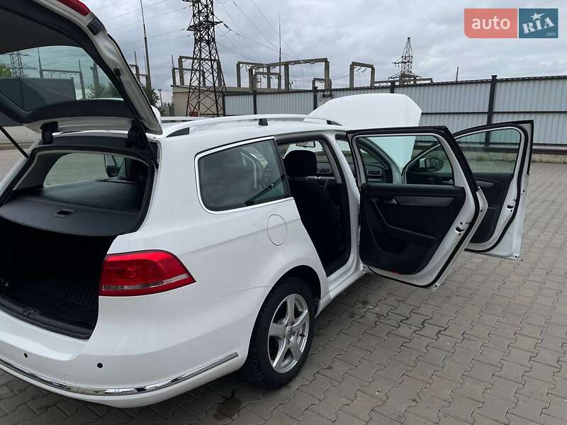 Универсал Volkswagen Passat 2011 в Луцке фото 23 Универсал Volkswagen Passat 2011 в Луцке