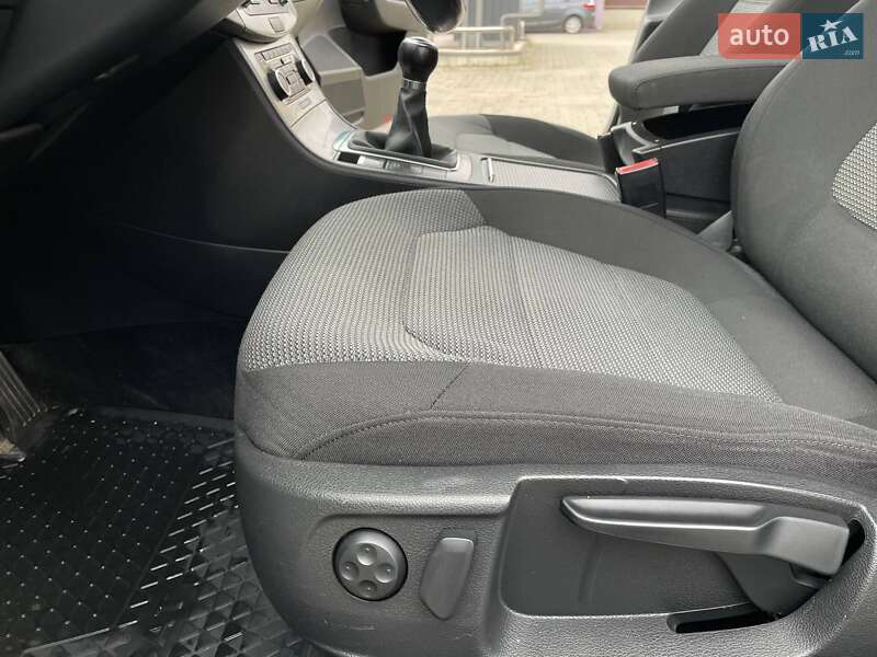 Универсал Volkswagen Passat 2011 в Луцке фото 36 Универсал Volkswagen Passat 2011 в Луцке