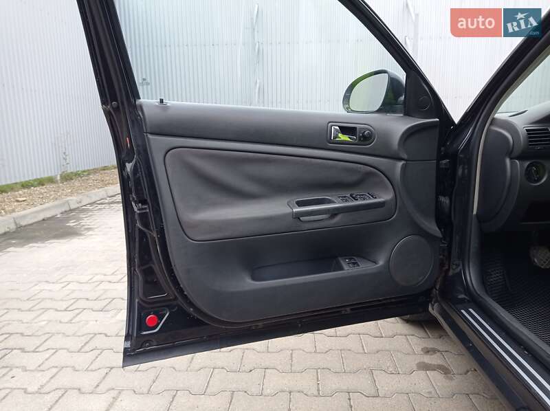 Універсал Volkswagen Passat 2004 в Чернівцях фото 4 Універсал Volkswagen Passat 2004 в Чернівцях