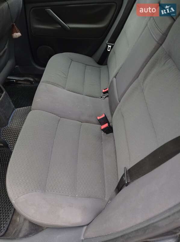 Універсал Volkswagen Passat 2004 в Чернівцях фото 37 Універсал Volkswagen Passat 2004 в Чернівцях