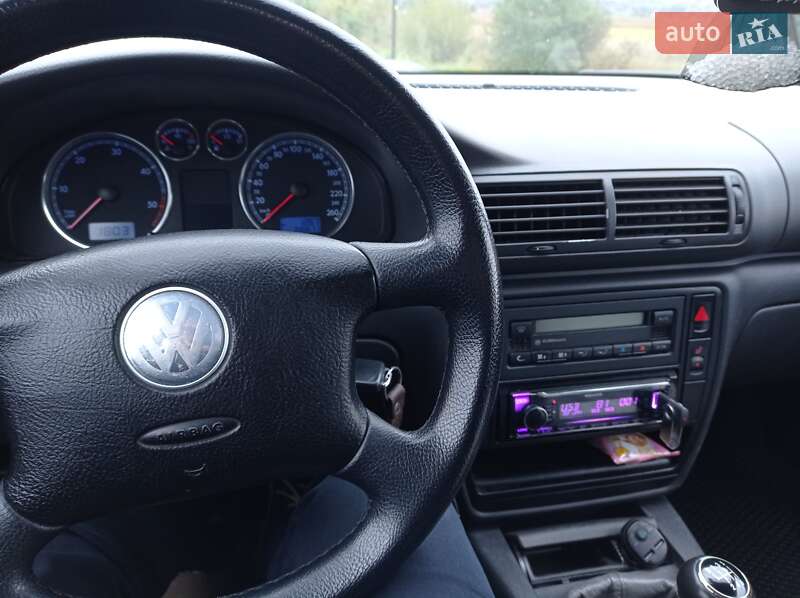 Універсал Volkswagen Passat 2004 в Чернівцях фото 48 Універсал Volkswagen Passat 2004 в Чернівцях