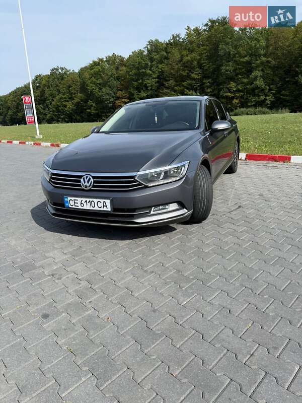 Седан Volkswagen Passat 2016 в Чернівцях