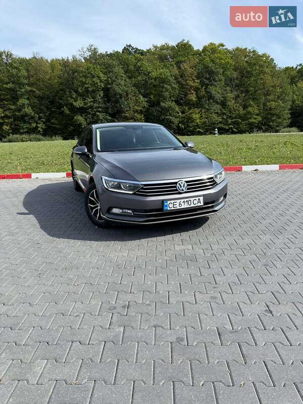 Седан Volkswagen Passat 2016 в Чернівцях