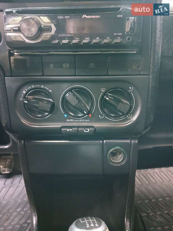 Універсал Volkswagen Passat 1994 в Сваляві