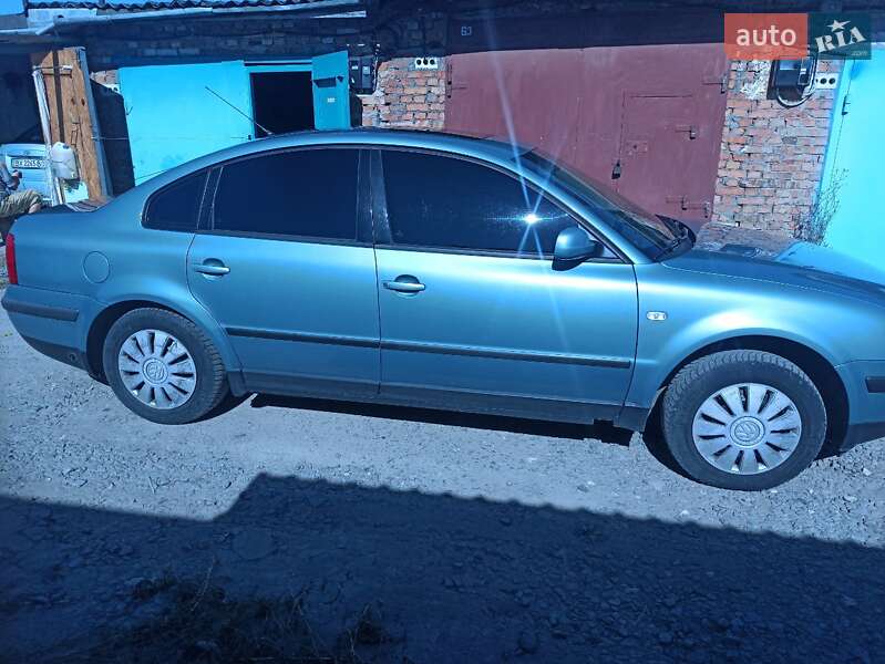 Седан Volkswagen Passat 1999 в Хмельницком