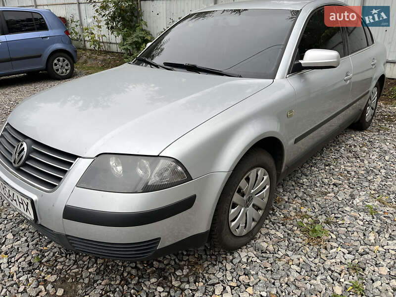 Седан Volkswagen Passat 2001 в Ирпене
