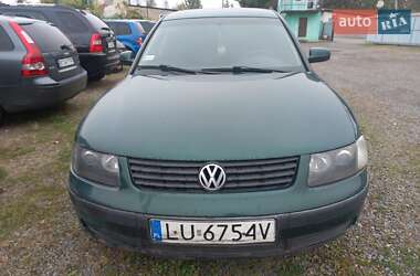 Седан Volkswagen Passat 1998 в Шептицькому