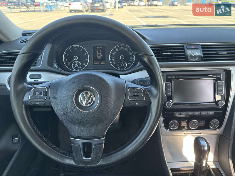 Седан Volkswagen Passat 2013 в Киеве