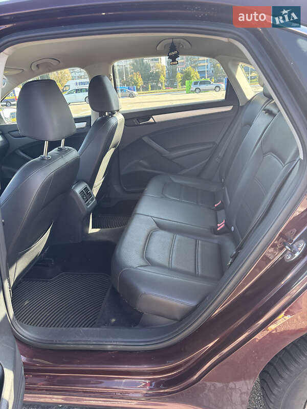 Седан Volkswagen Passat 2013 в Киеве