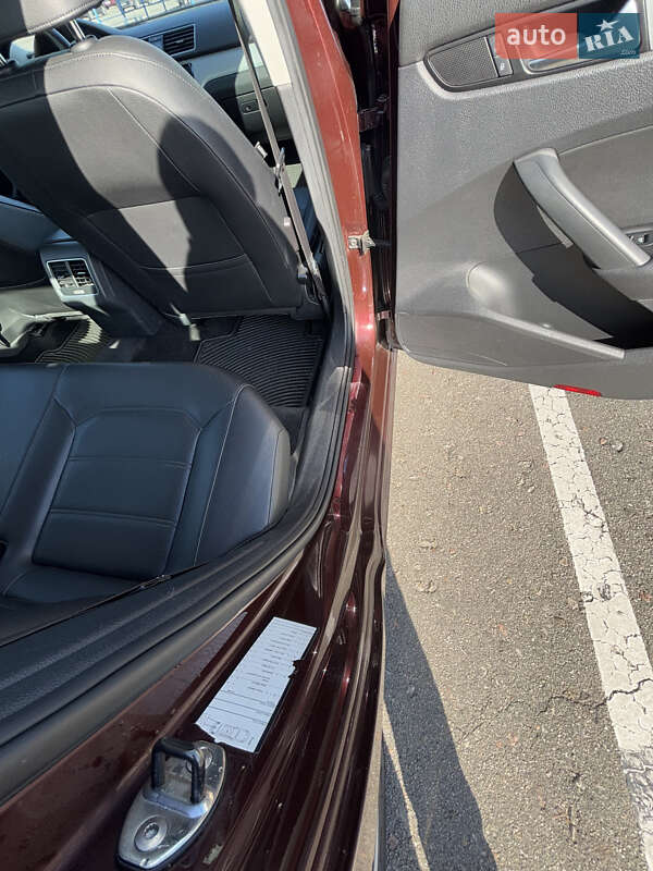 Седан Volkswagen Passat 2013 в Киеве