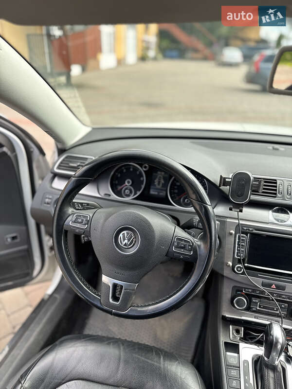 Універсал Volkswagen Passat 2011 в Вінниці