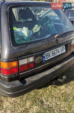 Универсал Volkswagen Passat 1990 в Сарнах