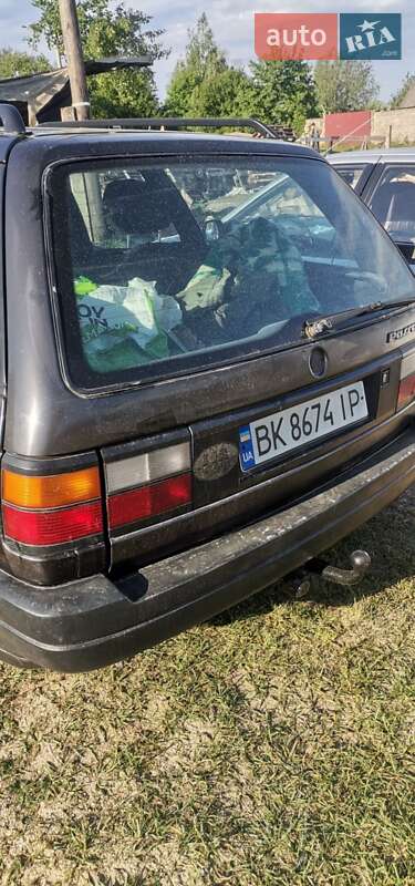 Универсал Volkswagen Passat 1990 в Сарнах