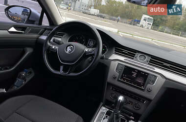 Универсал Volkswagen Passat 2015 в 